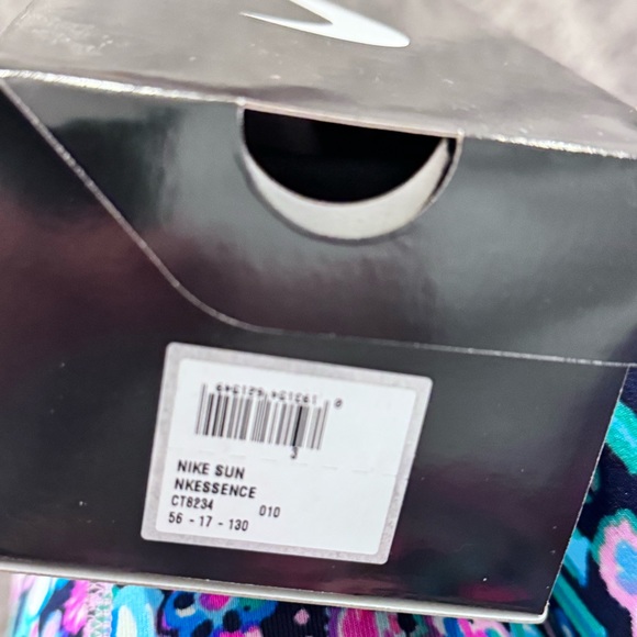 NEW NIKE Essence black mirror women’s sunglasses main image 8